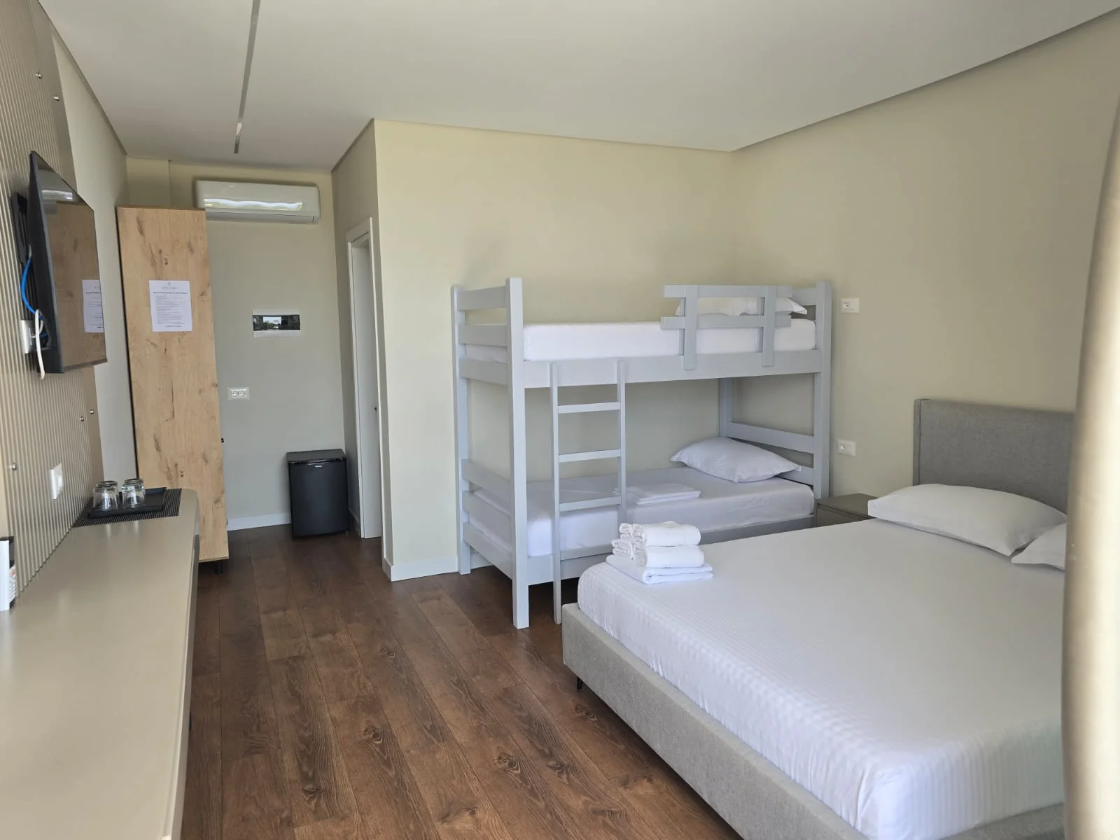 Quadruple room ground floor (with balcony)